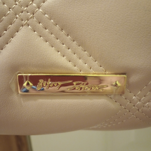 Nwot betseyville pale pink purse never used - Picture 3 of 3